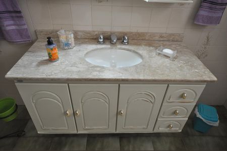 Casa à venda com 242m², 3 quartos e 2 vagasBanheiro Social