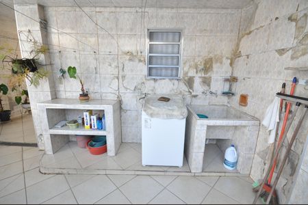 Casa à venda com 242m², 3 quartos e 2 vagasÁrea de Serviço 3