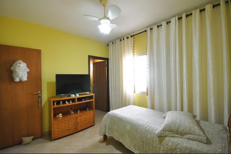 Casa à venda com 242m², 3 quartos e 2 vagasQuarto 2