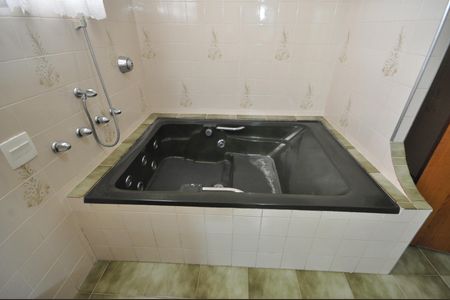 Casa à venda com 242m², 3 quartos e 2 vagasBanheiro Social