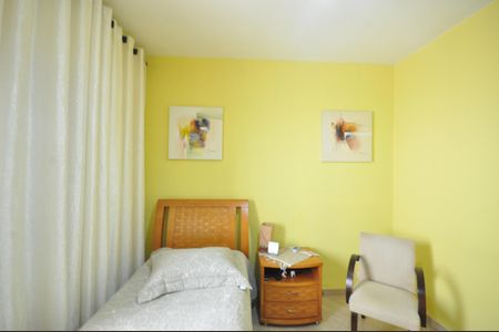 Casa à venda com 242m², 3 quartos e 2 vagasQuarto 2