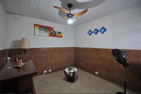 Casa à venda com 242m², 3 quartos e 2 vagasSala de TV