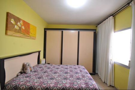 Casa à venda com 242m², 3 quartos e 2 vagasQuarto Suíte