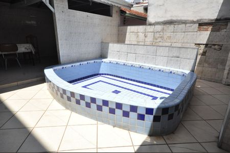 Casa à venda com 242m², 3 quartos e 2 vagasPiscina