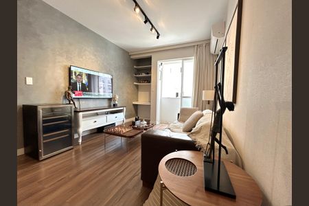 Sala de apartamento para alugar com 1 quarto, 54m² em Centro, Florianópolis