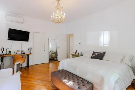 Casa para alugar com 384m², 4 quartos e 3 vagas Casa para alugar com 384m², 4 quartos e 3 vagasQuarto