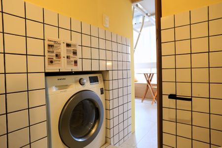 Banheiro de kitnet/studio para alugar com 1 quarto, 20m² em Santo Agostinho, Belo Horizonte