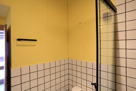 Banheiro de kitnet/studio para alugar com 1 quarto, 20m² em Santo Agostinho, Belo Horizonte