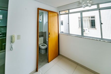 Apartamento à venda com 2 quartos, 70m² em Santa Rosa, Belo Horizonte