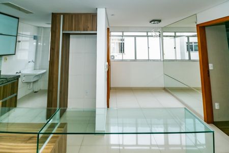 Apartamento à venda com 2 quartos, 70m² em Santa Rosa, Belo Horizonte