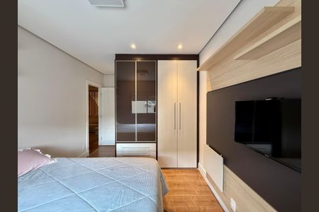 Casa de condomínio à venda com 280m², 4 quartos e 3 vagas Casa de condomínio à venda com 280m², 4 quartos e 3 vagasSuíte 3