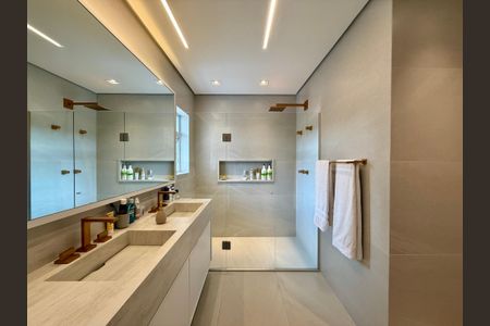 Casa de condomínio à venda com 280m², 4 quartos e 3 vagas Casa de condomínio à venda com 280m², 4 quartos e 3 vagasBanheiro Suíte 1