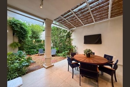 Casa de condomínio à venda com 280m², 4 quartos e 3 vagas Casa de condomínio à venda com 280m², 4 quartos e 3 vagasÁrea Gourmet