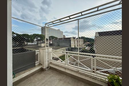 Casa de condomínio à venda com 280m², 4 quartos e 3 vagas Casa de condomínio à venda com 280m², 4 quartos e 3 vagasSacada Suíte 1