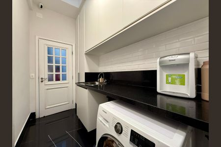 Casa de condomínio à venda com 280m², 4 quartos e 3 vagas Casa de condomínio à venda com 280m², 4 quartos e 3 vagasÁrea de Serviço