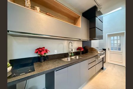 Casa de condomínio à venda com 280m², 4 quartos e 3 vagas Casa de condomínio à venda com 280m², 4 quartos e 3 vagasÁrea Gourmet