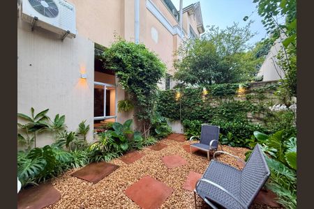 Casa de condomínio à venda com 280m², 4 quartos e 3 vagas Casa de condomínio à venda com 280m², 4 quartos e 3 vagasÁrea Gourmet