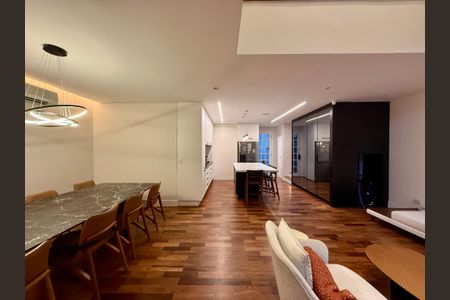 Sala de casa de condomínio à venda com 4 quartos, 280m² em Santo Amaro, São Paulo