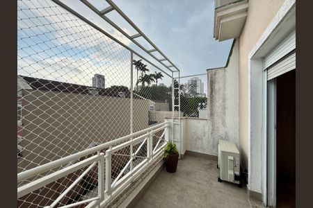 Casa de condomínio à venda com 280m², 4 quartos e 3 vagas Casa de condomínio à venda com 280m², 4 quartos e 3 vagasSacada Suíte 1
