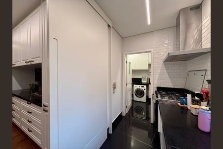 Casa de condomínio à venda com 280m², 4 quartos e 3 vagas Casa de condomínio à venda com 280m², 4 quartos e 3 vagasCozinha