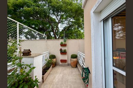 Casa de condomínio à venda com 280m², 4 quartos e 3 vagas Casa de condomínio à venda com 280m², 4 quartos e 3 vagasSacada Suíte 2