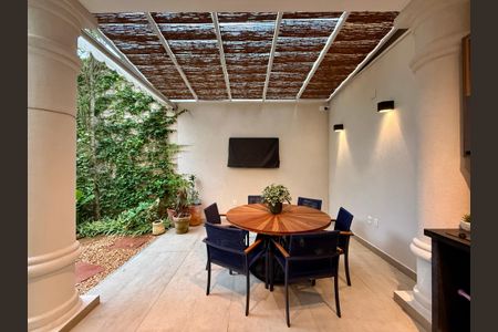 Casa de condomínio à venda com 280m², 4 quartos e 3 vagas Casa de condomínio à venda com 280m², 4 quartos e 3 vagasÁrea Gourmet