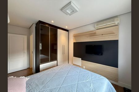 Casa de condomínio à venda com 280m², 4 quartos e 3 vagas Casa de condomínio à venda com 280m², 4 quartos e 3 vagasSuíte 3