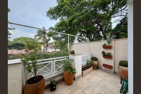 Casa de condomínio à venda com 280m², 4 quartos e 3 vagas Casa de condomínio à venda com 280m², 4 quartos e 3 vagasSacada Suíte 2