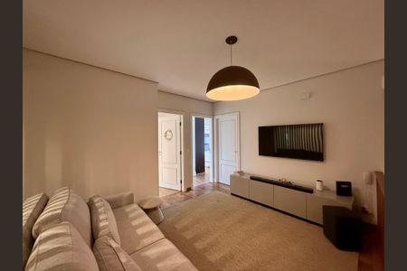 Casa de condomínio à venda com 280m², 4 quartos e 3 vagas Casa de condomínio à venda com 280m², 4 quartos e 3 vagasSala Íntima