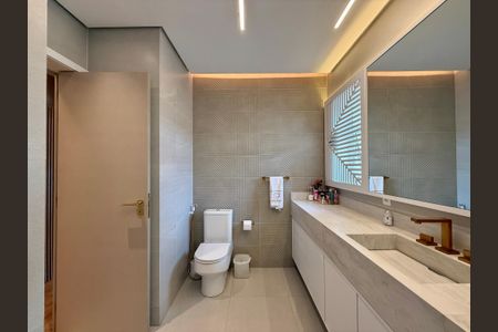 Casa de condomínio à venda com 280m², 4 quartos e 3 vagas Casa de condomínio à venda com 280m², 4 quartos e 3 vagasBanheiro Suíte 1