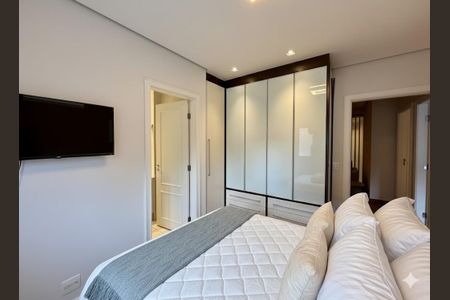 Casa de condomínio à venda com 280m², 4 quartos e 3 vagas Casa de condomínio à venda com 280m², 4 quartos e 3 vagasSuíte 4