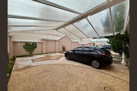 Casa de condomínio à venda com 280m², 4 quartos e 3 vagas Casa de condomínio à venda com 280m², 4 quartos e 3 vagasGaragem