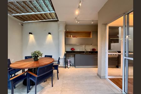 Casa de condomínio à venda com 280m², 4 quartos e 3 vagas Casa de condomínio à venda com 280m², 4 quartos e 3 vagasÁrea Gourmet