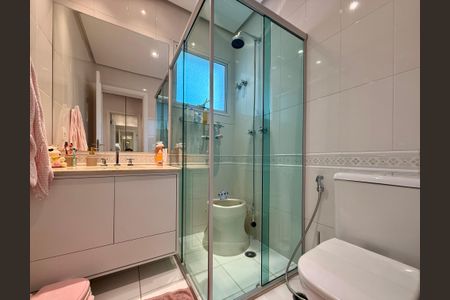 Casa de condomínio à venda com 280m², 4 quartos e 3 vagas Casa de condomínio à venda com 280m², 4 quartos e 3 vagasBanheiro Suíte 2