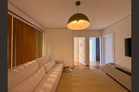 Casa de condomínio à venda com 280m², 4 quartos e 3 vagas Casa de condomínio à venda com 280m², 4 quartos e 3 vagasSala Íntima