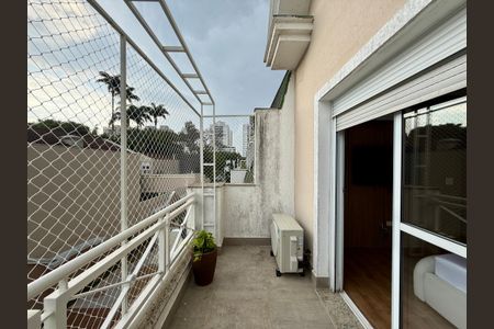 Casa de condomínio à venda com 280m², 4 quartos e 3 vagas Casa de condomínio à venda com 280m², 4 quartos e 3 vagasSacada Suíte 1