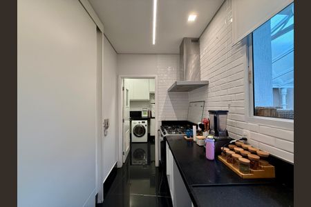 Casa de condomínio à venda com 280m², 4 quartos e 3 vagas Casa de condomínio à venda com 280m², 4 quartos e 3 vagasCozinha