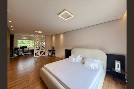 Casa de condomínio à venda com 280m², 4 quartos e 3 vagas Casa de condomínio à venda com 280m², 4 quartos e 3 vagasSuíte 1