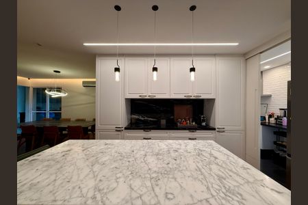 Casa de condomínio à venda com 280m², 4 quartos e 3 vagas Casa de condomínio à venda com 280m², 4 quartos e 3 vagasCozinha Integrada