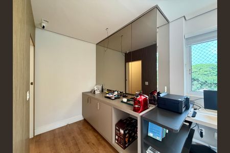 Casa de condomínio à venda com 280m², 4 quartos e 3 vagas Casa de condomínio à venda com 280m², 4 quartos e 3 vagasSuíte 1