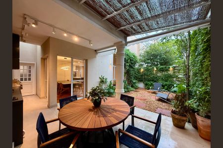 Casa de condomínio à venda com 280m², 4 quartos e 3 vagas Casa de condomínio à venda com 280m², 4 quartos e 3 vagasÁrea Gourmet