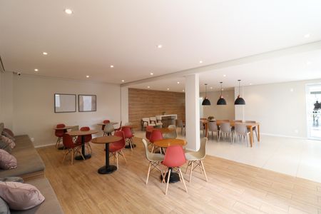 Apartamento para alugar com 34m², 2 quartos e sem vagaÁrea comum - Salão de festas