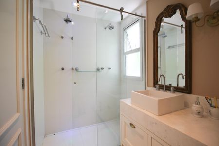 Apartamento para alugar com 182m², 4 quartos e 4 vagasBanheiro da Suíte 1