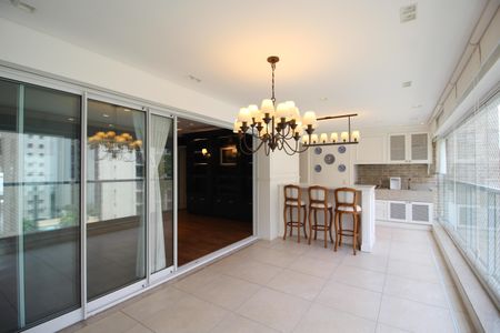 Apartamento para alugar com 182m², 4 quartos e 4 vagasVaranda