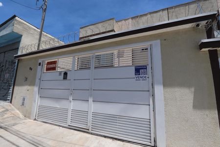 Casa à venda com 77m², 2 quartos e 2 vagasFachada