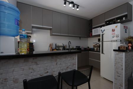 Casa à venda com 77m², 2 quartos e 2 vagasCozinha