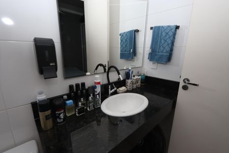 Casa à venda com 77m², 2 quartos e 2 vagasBanheiro da Suíte 2