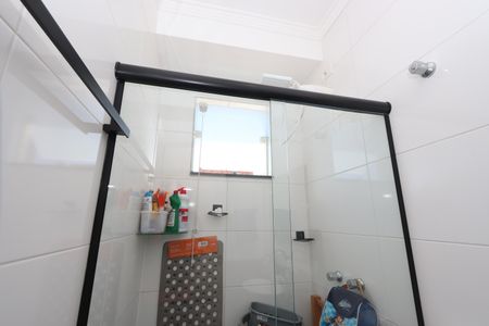 Casa à venda com 77m², 2 quartos e 2 vagasBanheiro da Suíte 2