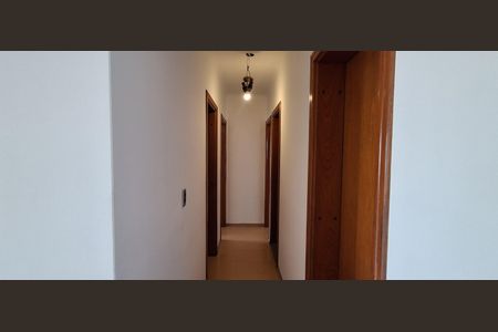 Corredor  de apartamento para alugar com 3 quartos, 110m² em Rudge Ramos, São Bernardo do Campo