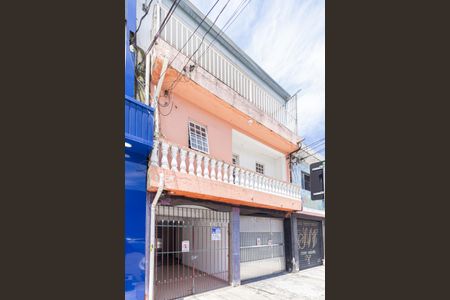Casa à venda com 116m², 2 quartos e sem vaga Casa à venda com 116m², 2 quartos e sem vagaFachada